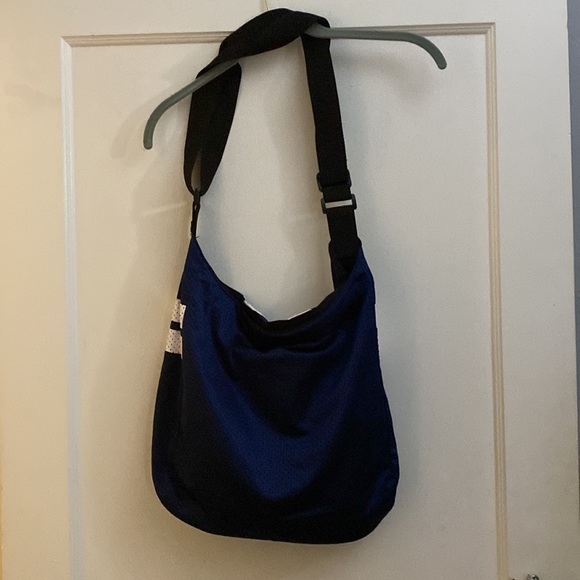 Fan dom U Penn state university purse handbag crossbody new without tags - Picture 4 of 5